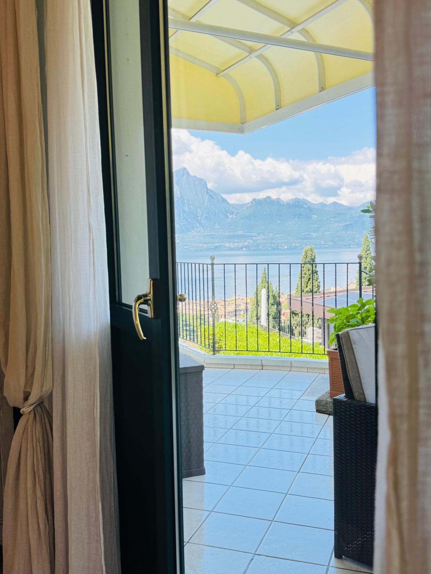 Appartamento La Perla Torri Del Benaco Exterior foto
